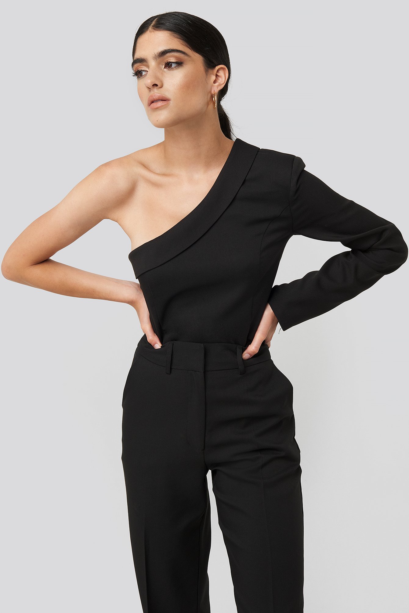 black one shoulder shirt