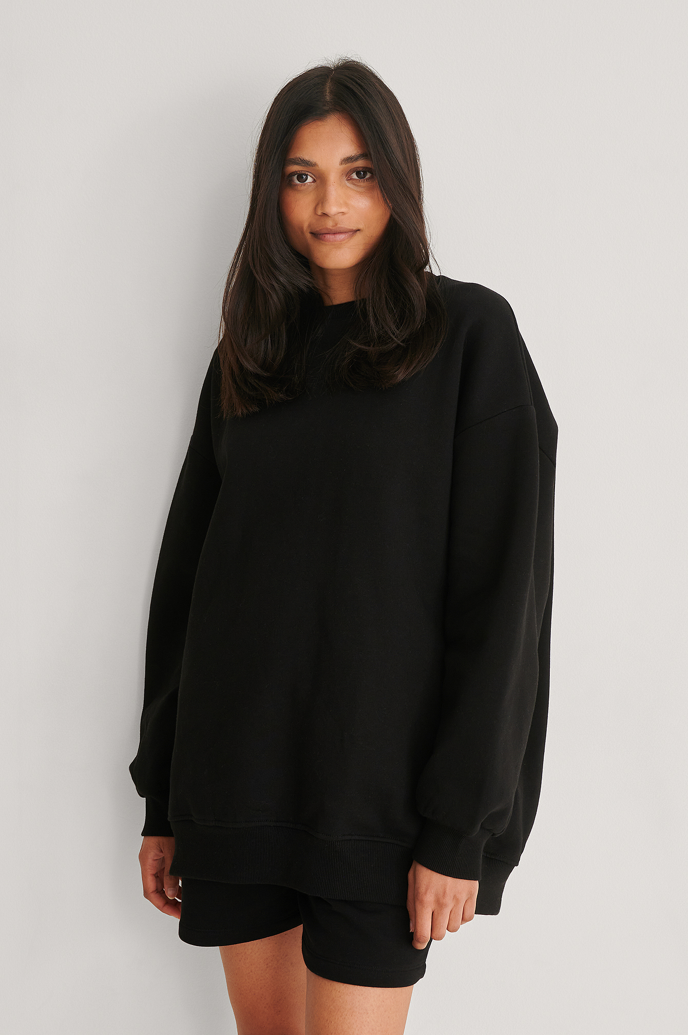 Oversized 2025 black sweatshirt