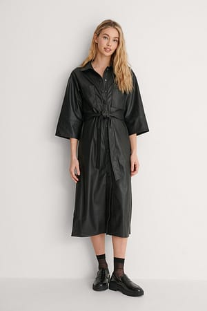 Black Robe en faux cuir