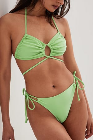 Light Green Skinande bikinitopp med rynkor