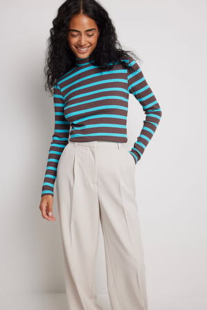 Blue/Brown Ribbet sweater med striber, lange ærmer og rullekrave