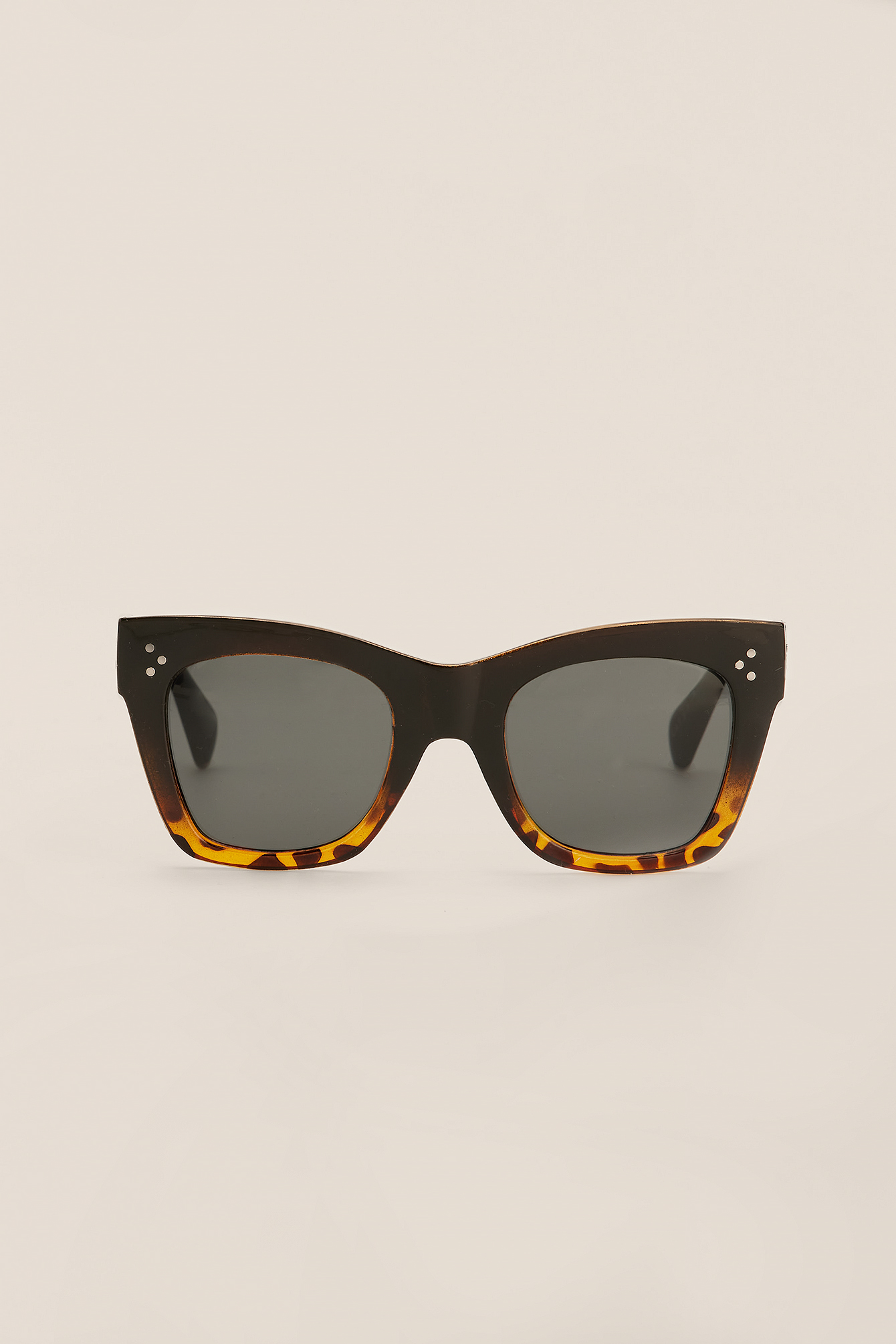 Lunettes de soleil yeux de chat bicolores Noir NA KD