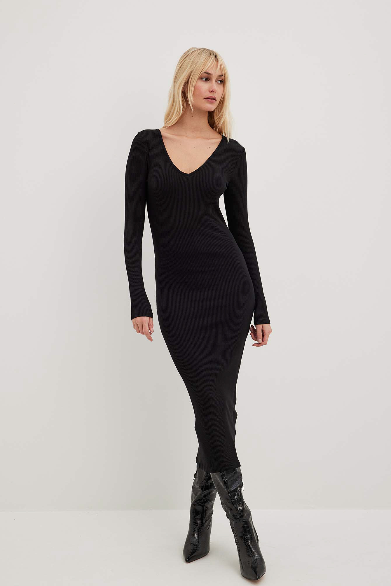 Robe mi longue c tel e col en V Noir NA KD