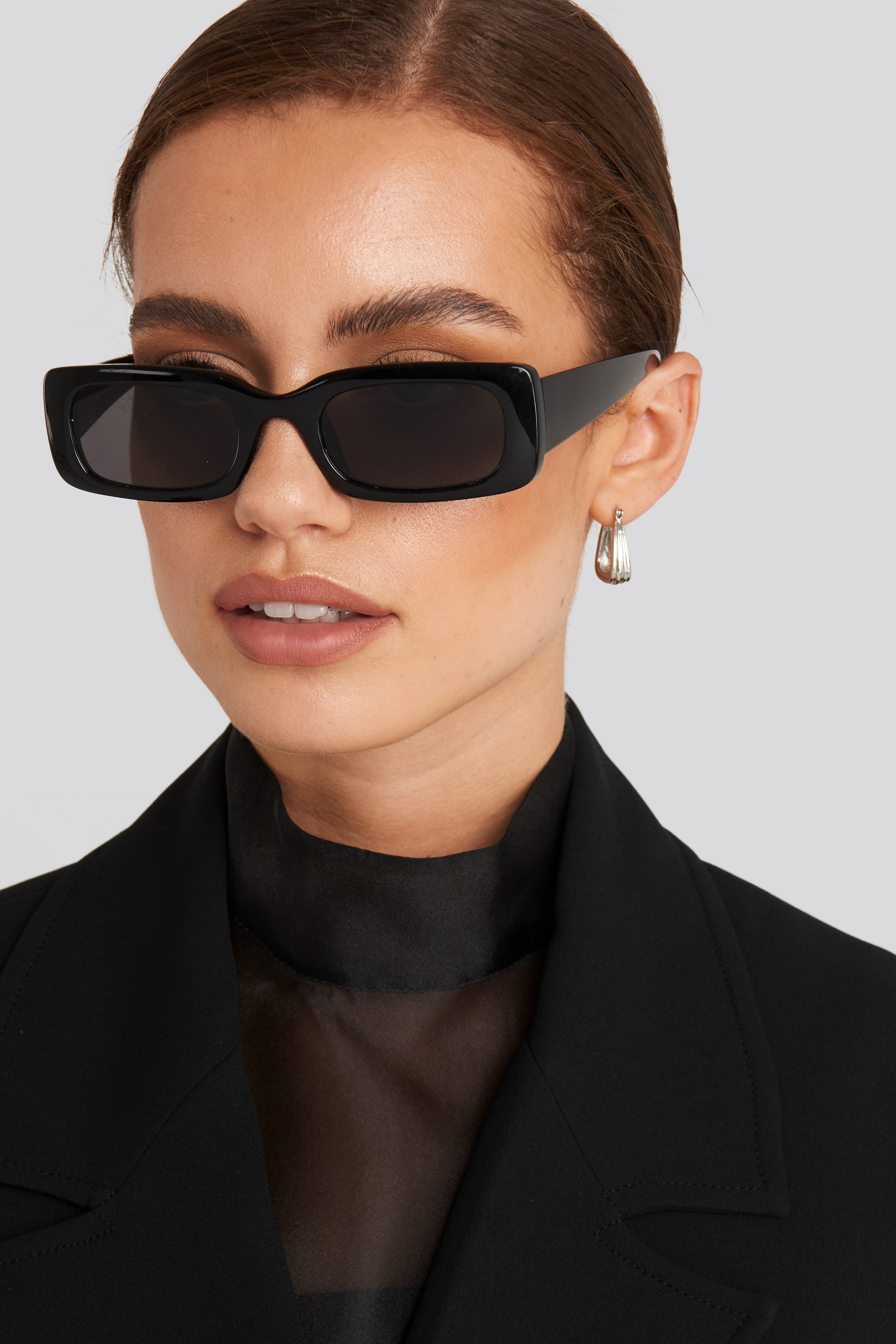 Marni Eyewear wide-arm Oval Sunglasses - Farfetch