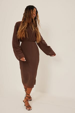 Brown Vestido curto com manga larga