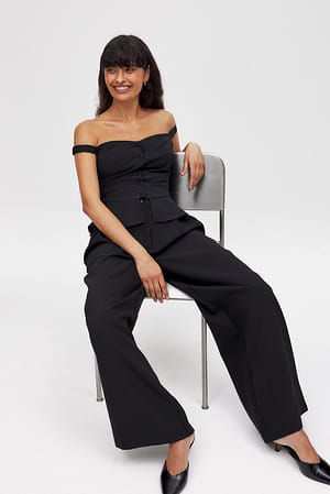 Black Tailliertes Korsett-Top mit Off-Shoulder