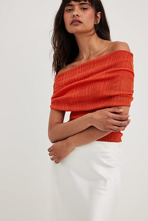 Orange Off-shoulder strikket top
