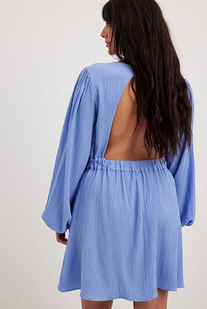 Light Blue Strukturiertes Minikleid mit offenem Rücken