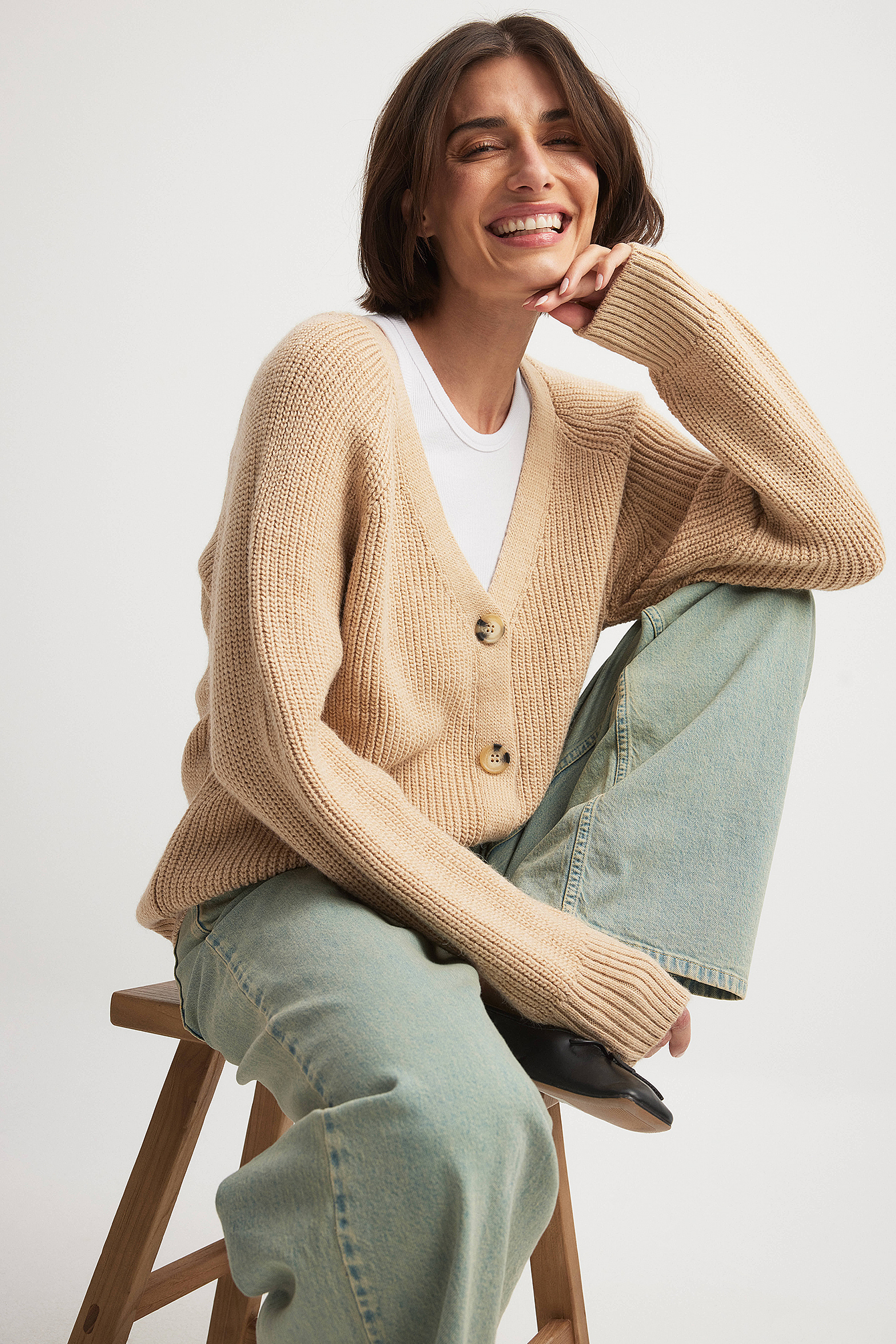 Oversized Knitted Cardigan Beige | NA-KD