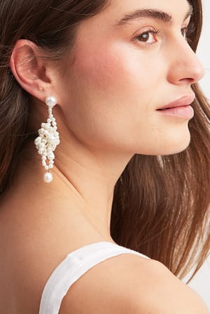 White Øreringe med perleknude
