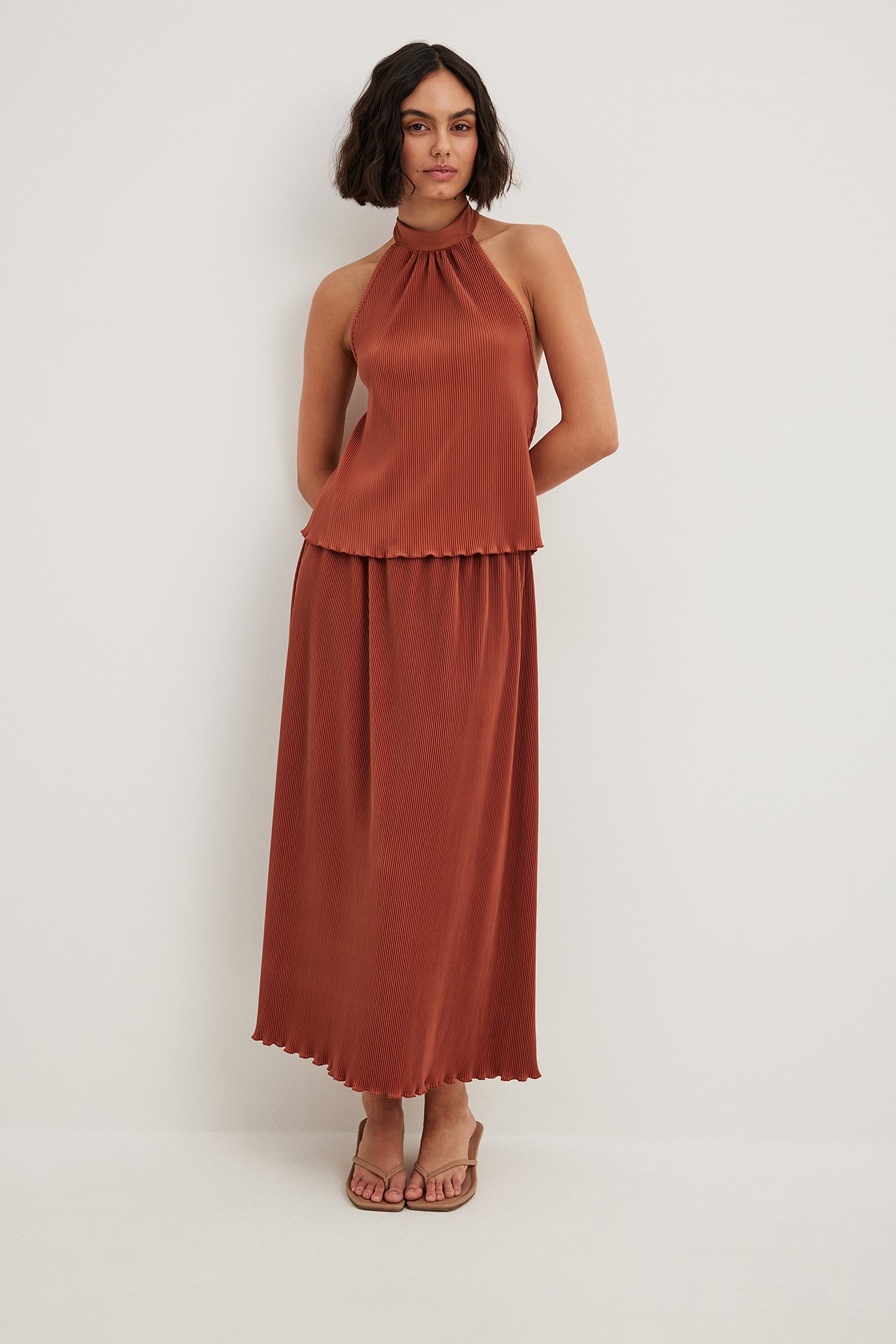 Rust pleated 2024 maxi skirt