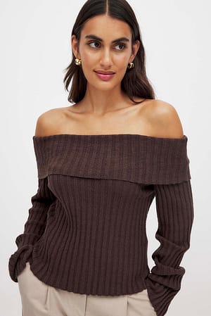 Brown Ribgebreide off-shoulder trui