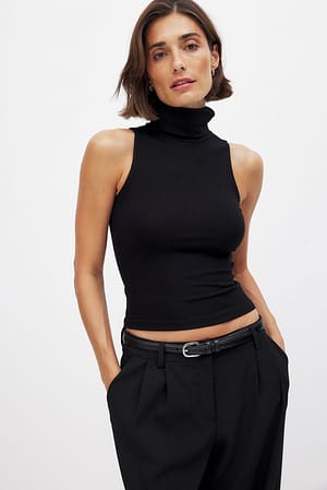 Black Top sin mangas de cuello alto