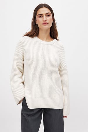 Offwhite Strickpullover mit Rundhalsausschnitt