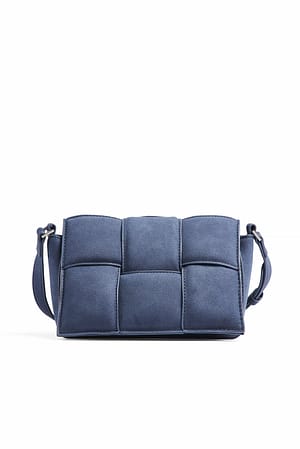 Dusty Blue Pieni pöyheä kudottu crossbody-laukku