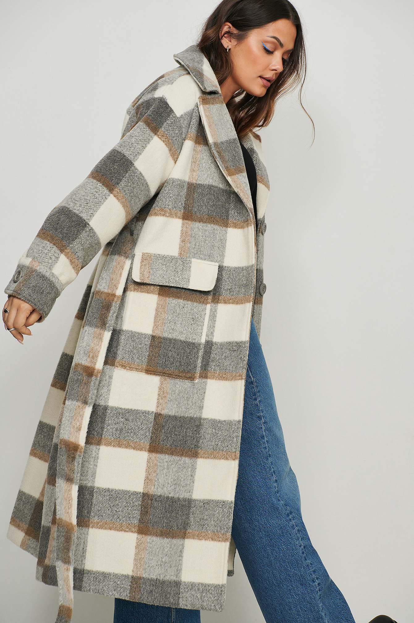 checkered grey coat