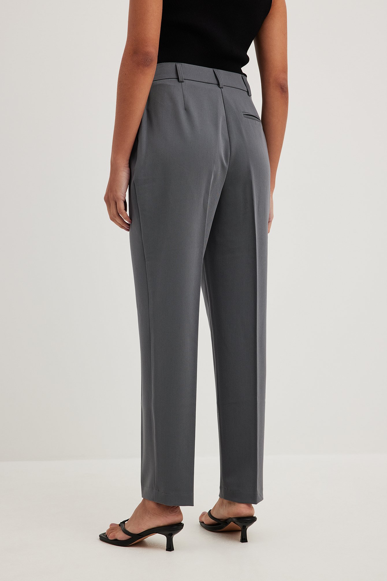 Grey no-lapels rustic linen Woman Suit | Sumissura