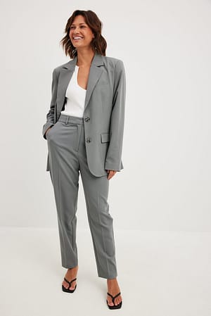 Grey Korte habitbukser med lige pasform og høj talje
