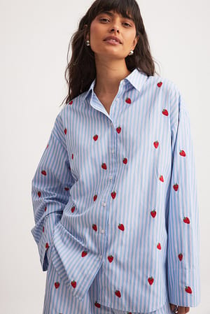 Blue Stripe Oversized skjorte med broderidetalje