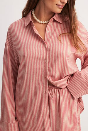 Red Stripe Oversized stribet skjorte i hørblanding