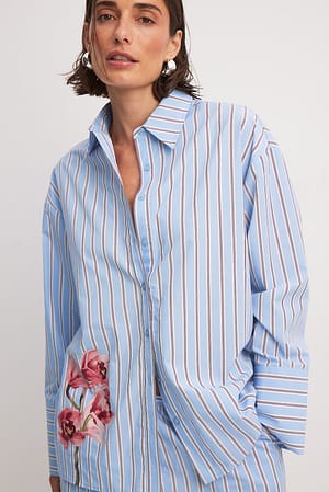 Blue Stripe Camicia a righe con stampa