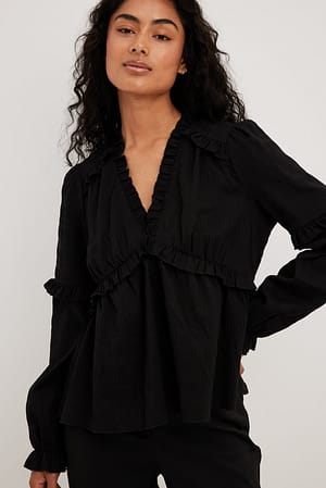 Black Blusa Estruturada LS com Folhos reciclada