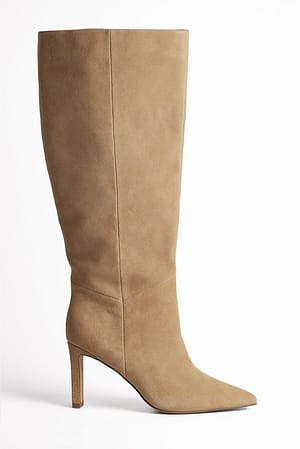 Dusty Beige Knähöga boots i mocka