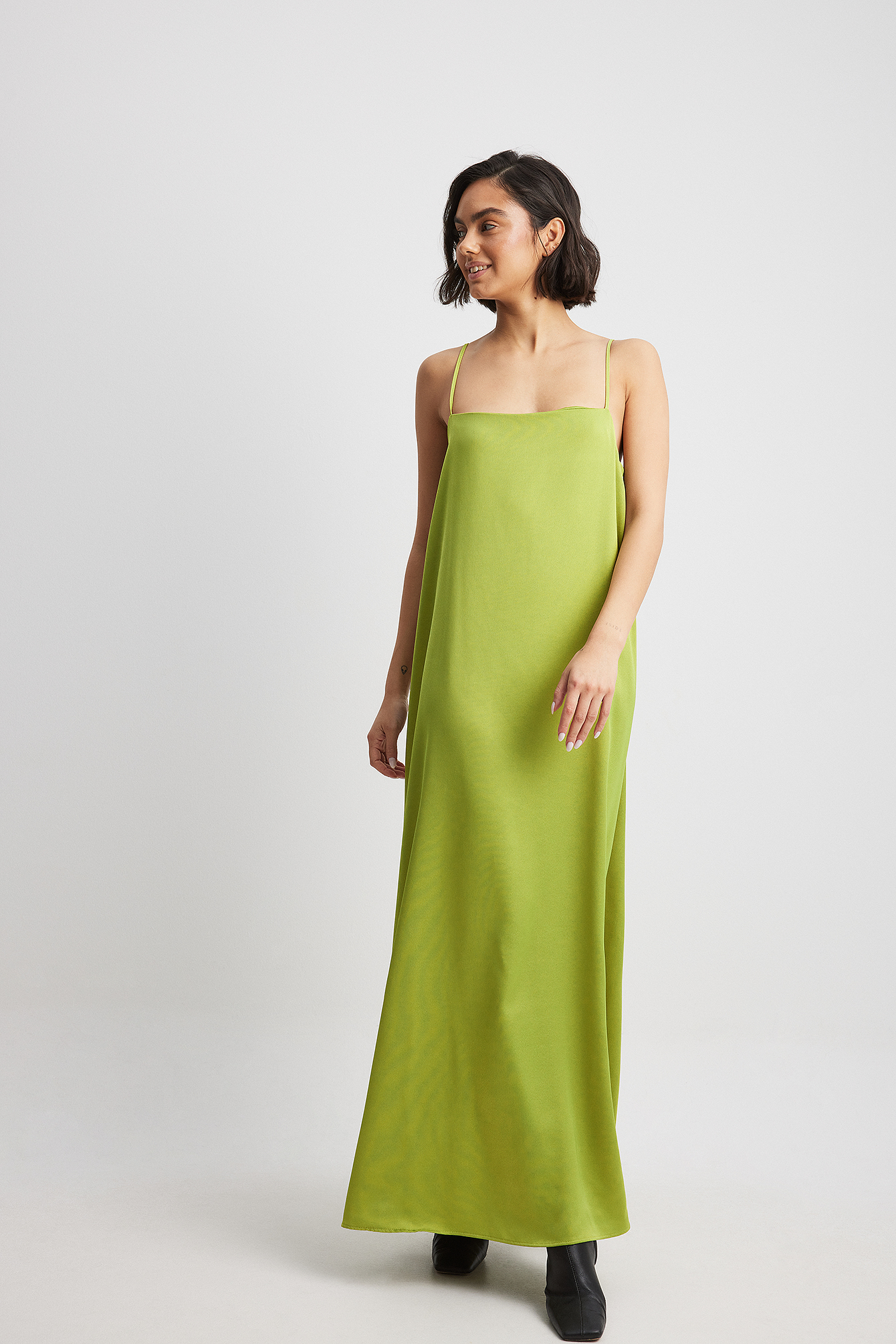 Pale green best sale maxi dress