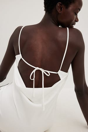 White Sukienka mini z wiązaniem na plecach
