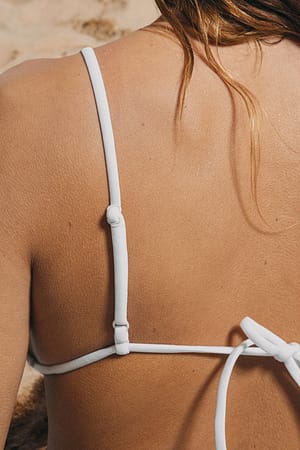 White Triangel-Bikini-Oberteil
