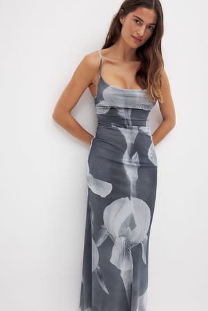 Black/Flower Print Maxikleid aus Mesh mit Wasserfallausschnitt