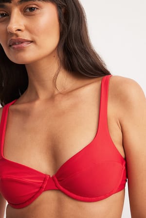 Red Bikini-Oberteil mit Bügel und breiten Trägern