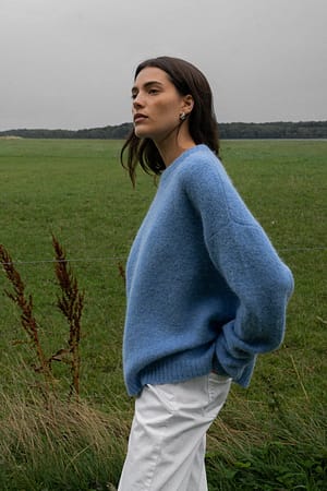 Light Blue Oversized genser i ullblanding