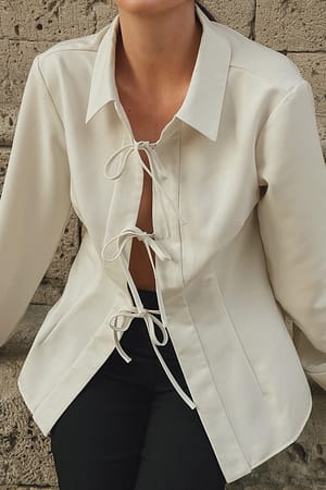 White Vævet bluse med bindedetalje