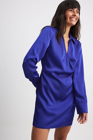 Blue Miniskjortklänning i satin med omslag