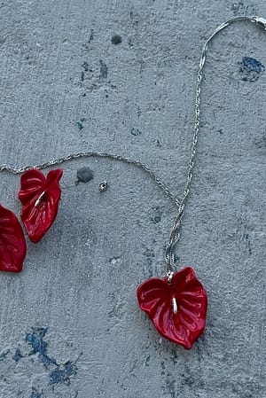 Red Halsband med blomma