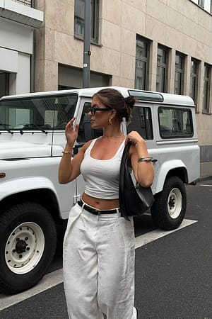 White Tank-Top mit rundem Kragen